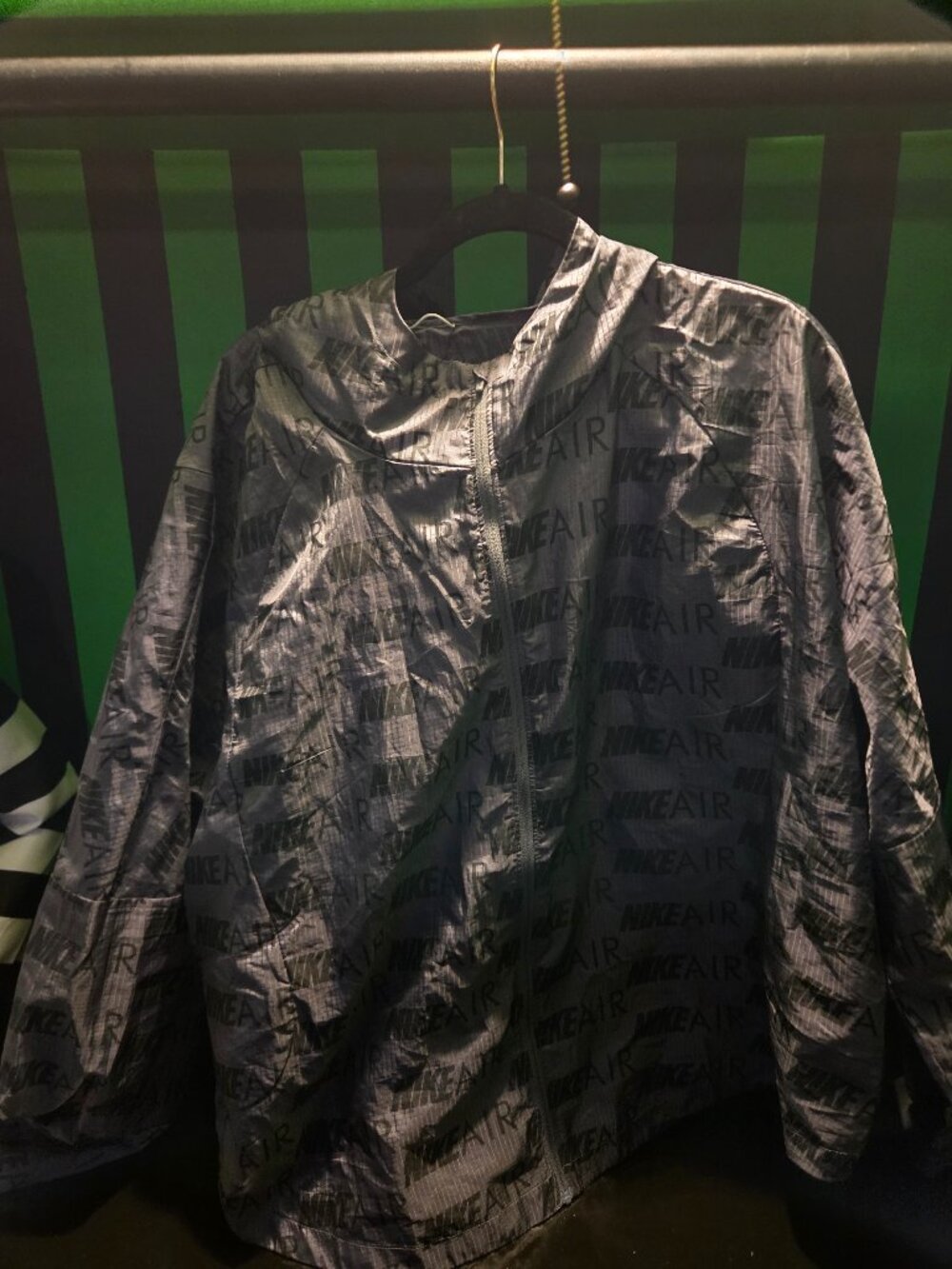 Nike Air Men’s AOP Packable Windbreaker Anorak - Grey/Black - Size 2X - Like New